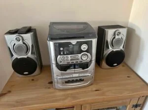 Genius Music Hifi System with speakers