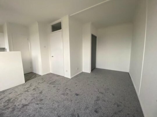 Very good size Studio Flat to rent in London £1050pcm
