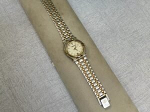Gucci Vintage Silver Gold Tone White Face Ladies Watch