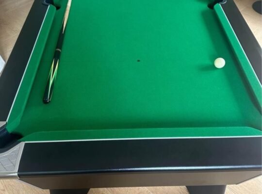 7FT Pool Table, Excellent Condition