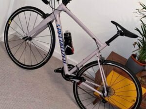 Specialized Allez Road Bike for sale, Looks New