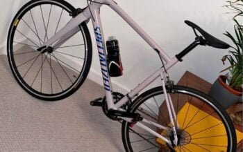 Specialized Allez Road Bike for sale, Looks New