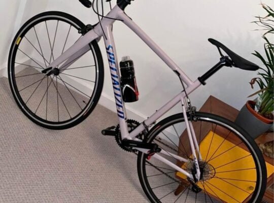 Specialized Allez Road Bike for sale, Looks New