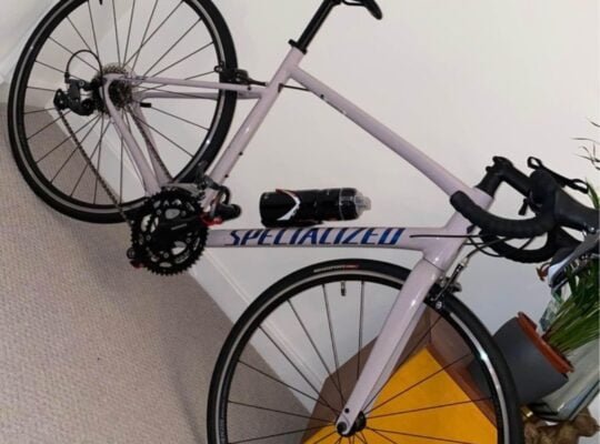 Specialized Allez Road Bike for sale, Looks New