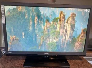 Bush 22″ HD TV , Freeview/Digital TV, remote and Stand