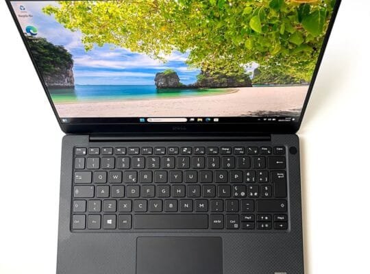 Dell XPS 13 intel i7 16GB RAM 1TB SSD 13.3″FHD Display Laptop
