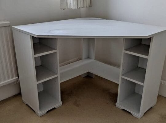 White Wooden Corner Table Desk