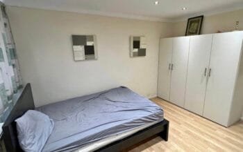 Spacious Double Room in Edgware Road For Rent £800
