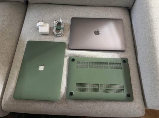 Apple MacBook Air Laptop 13 inch