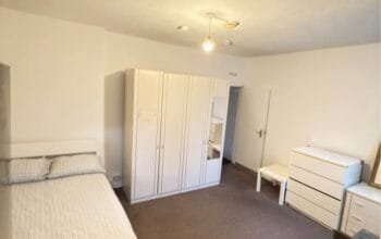Spacious 1 Bedroom Studio Flat for rent