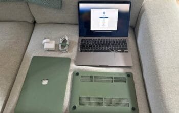 Apple MacBook Air Laptop 13 inch