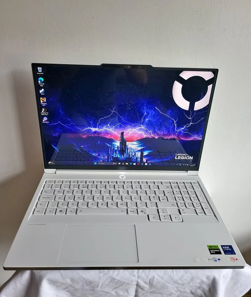 Lenovo Legion 7 (2025) 16 inch Ultra 7 1TB SSD 32GB RAM